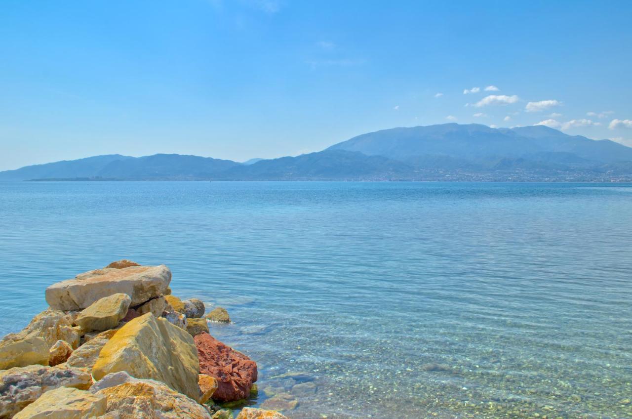 Epipleon Luxury Suites -104- Δωμάτιο 35Τμ Με Βεράντα 35Τμ Μπροστά Στη Θάλασσα Nafpaktos Exterior foto